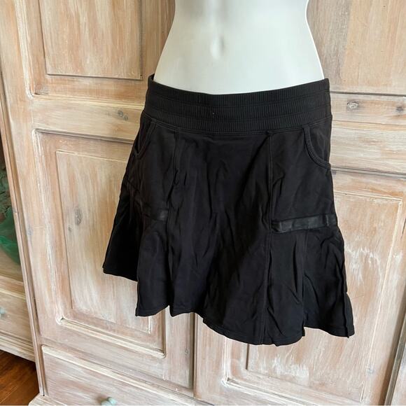 Athleta Black Skirt with Shorts Women’s Small - Picture 2 of 8